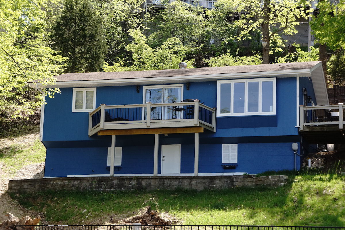 6 - Lakefront Cabin.JPG